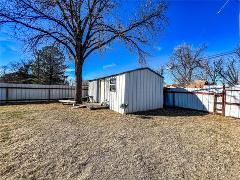 304 SE 2nd Street Knox City TX 79529