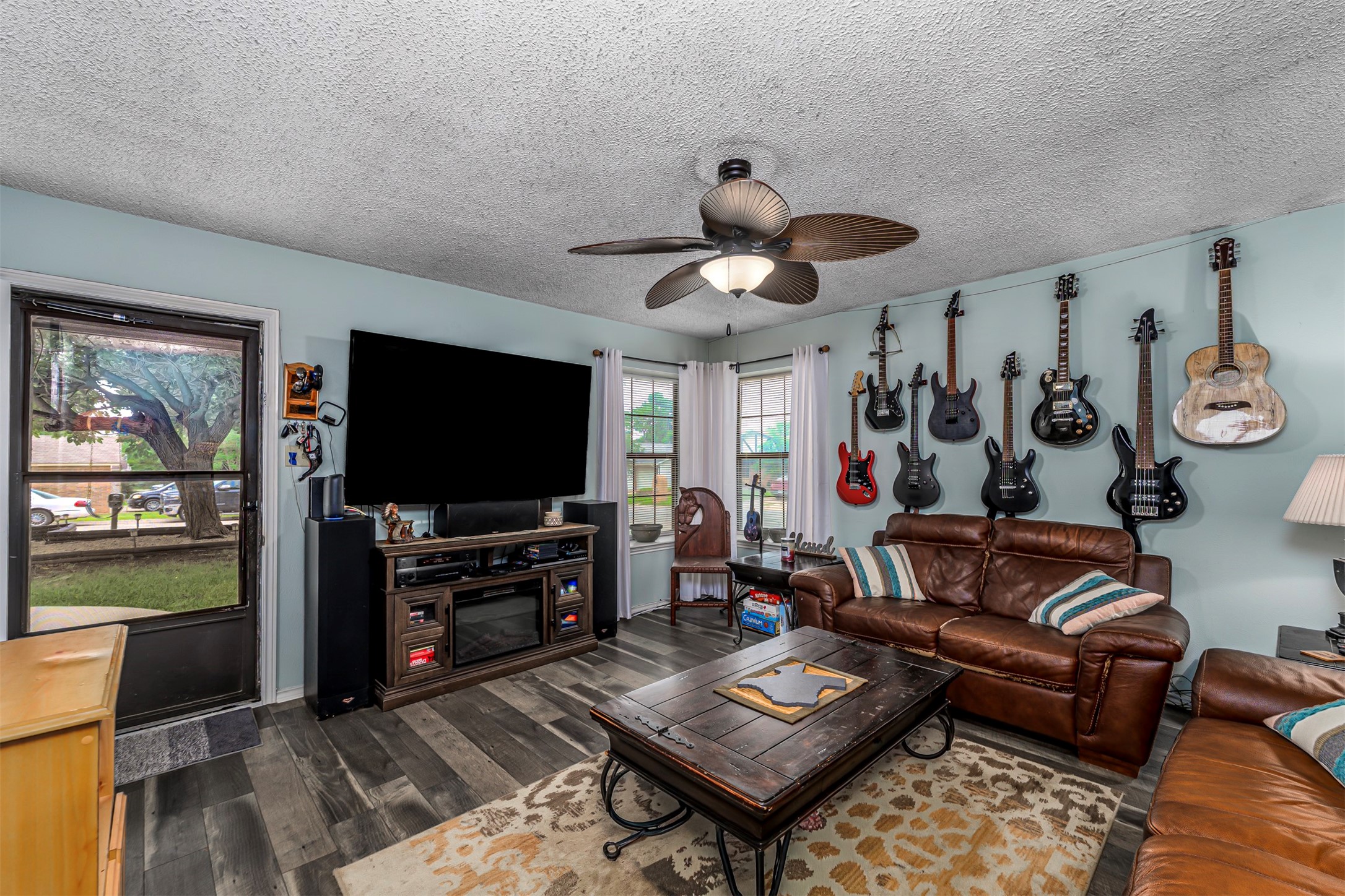 1101 Pin Oak Drive Denton TX 76209