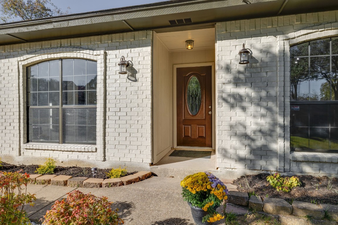 2006 N Arbor Rose Drive Grand Prairie TX 75050