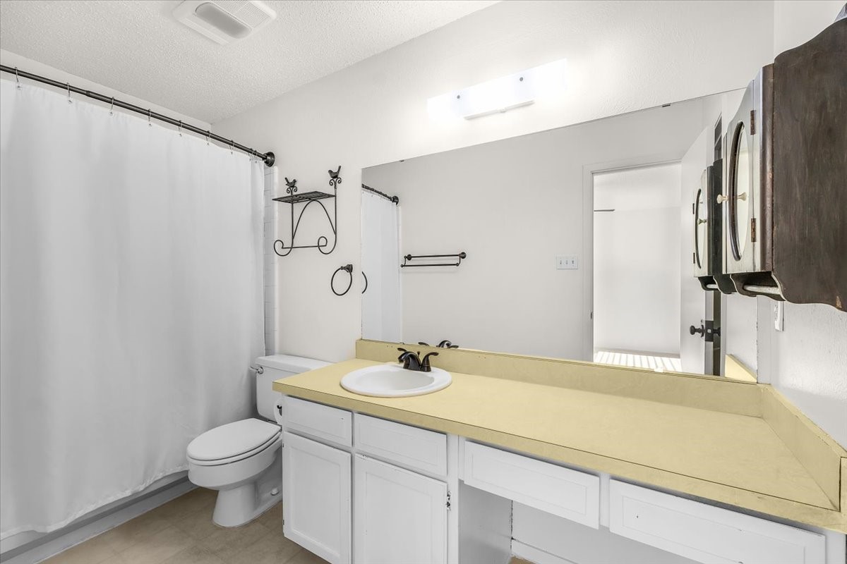 2709 Willow Bend Bedford TX 76021