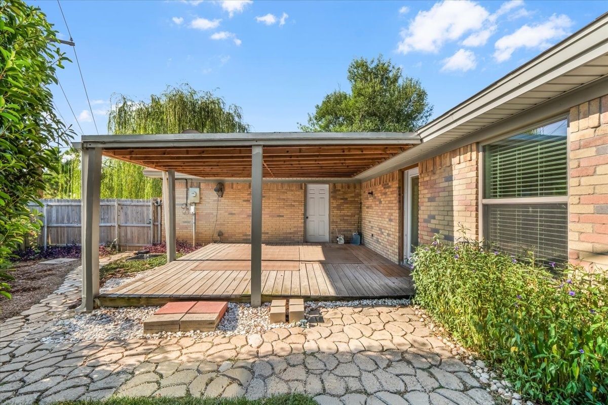 2709 Willow Bend Bedford TX 76021