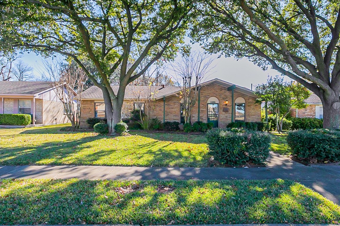 11226 Quail Run Street Dallas TX 75238