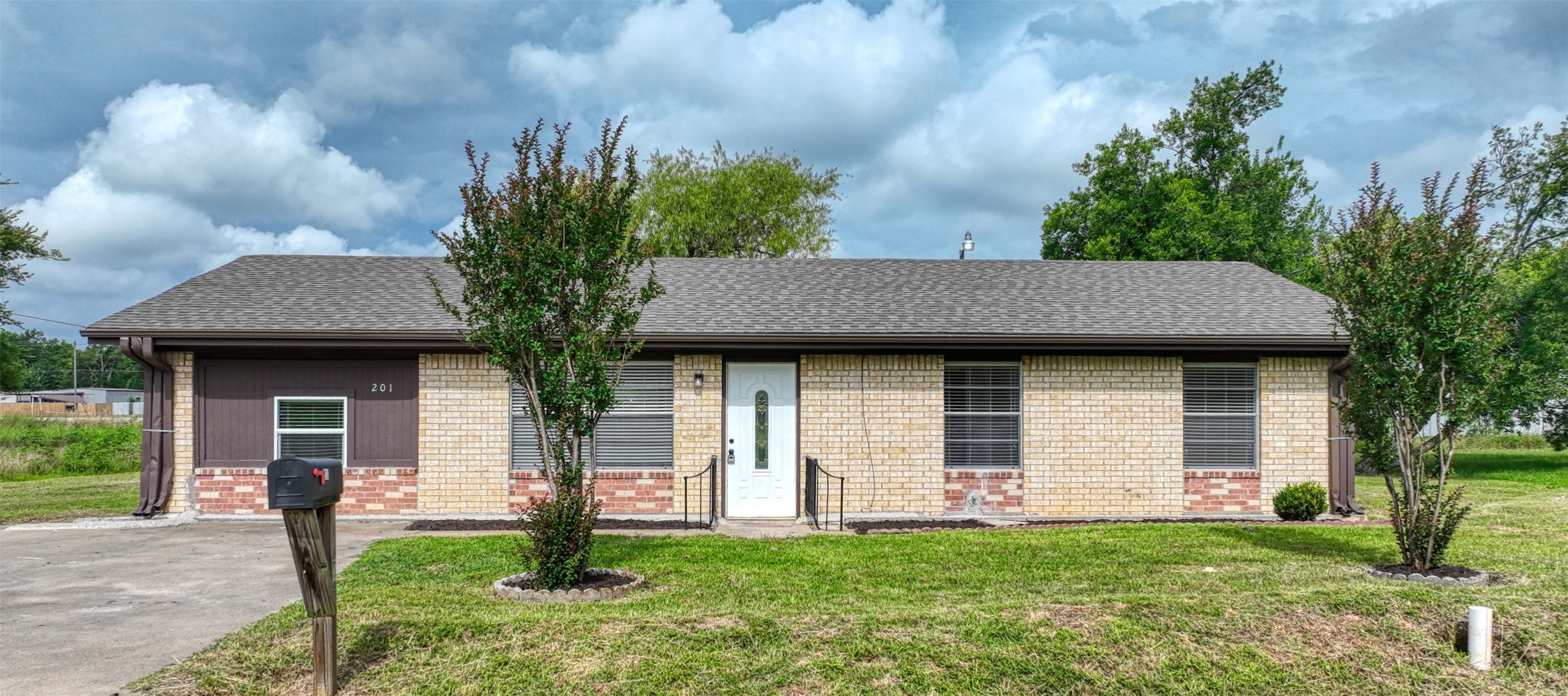 201 Mclendon Mexia TX 76667