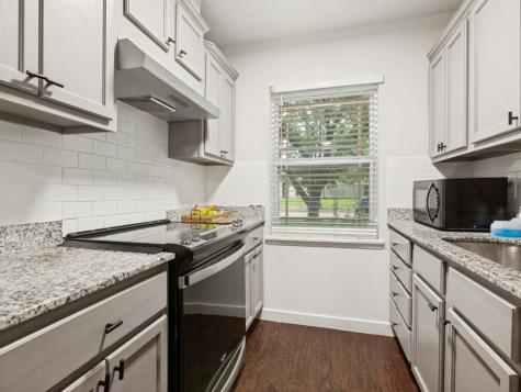 1502 Deepwood Drive Garland TX 75040