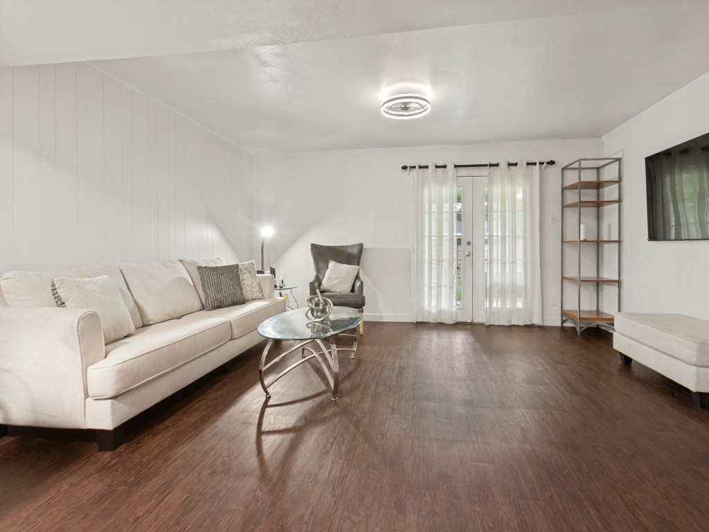 1502 Deepwood Drive Garland TX 75040