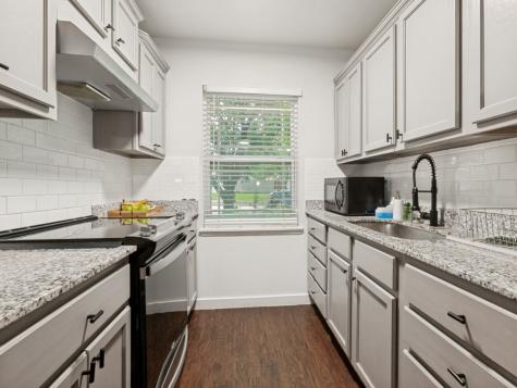 1502 Deepwood Drive Garland TX 75040