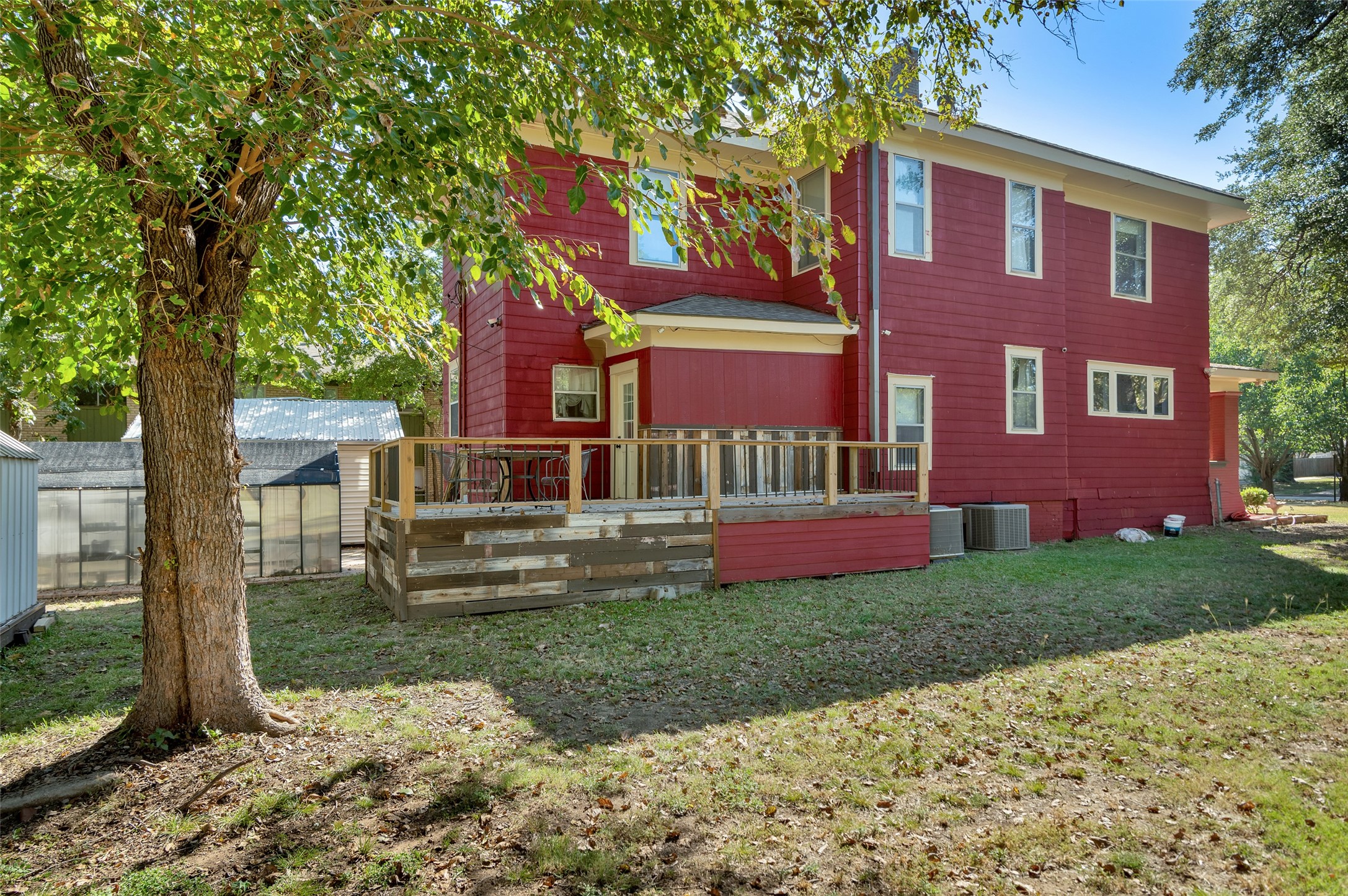 1111 W Sears Street Denison TX 75020