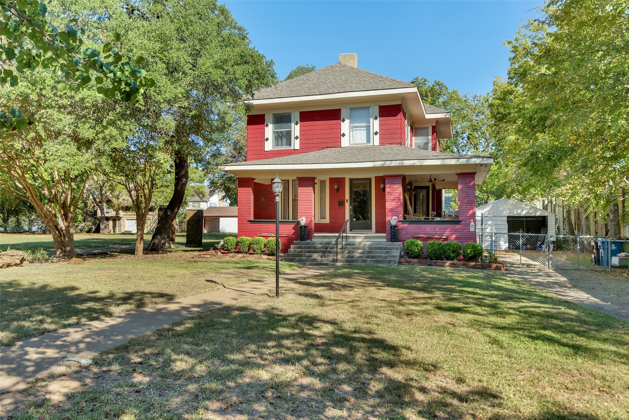 1111 W Sears Street Denison TX 75020
