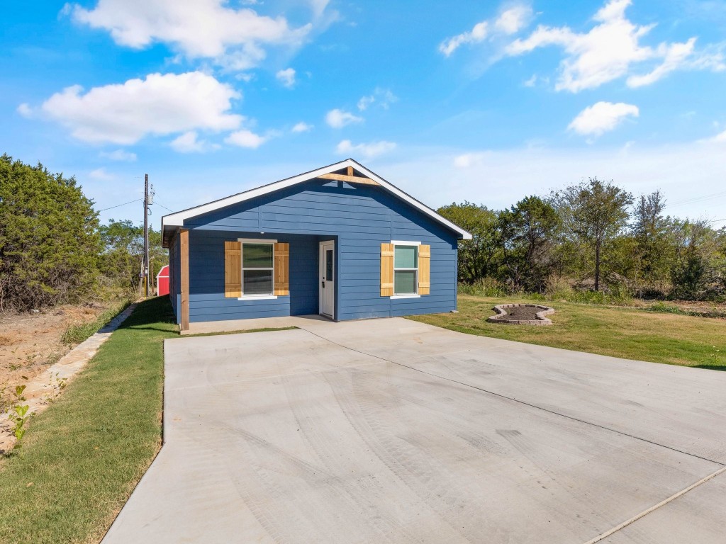 754 E Bluebonnet Drive Granbury TX 76048