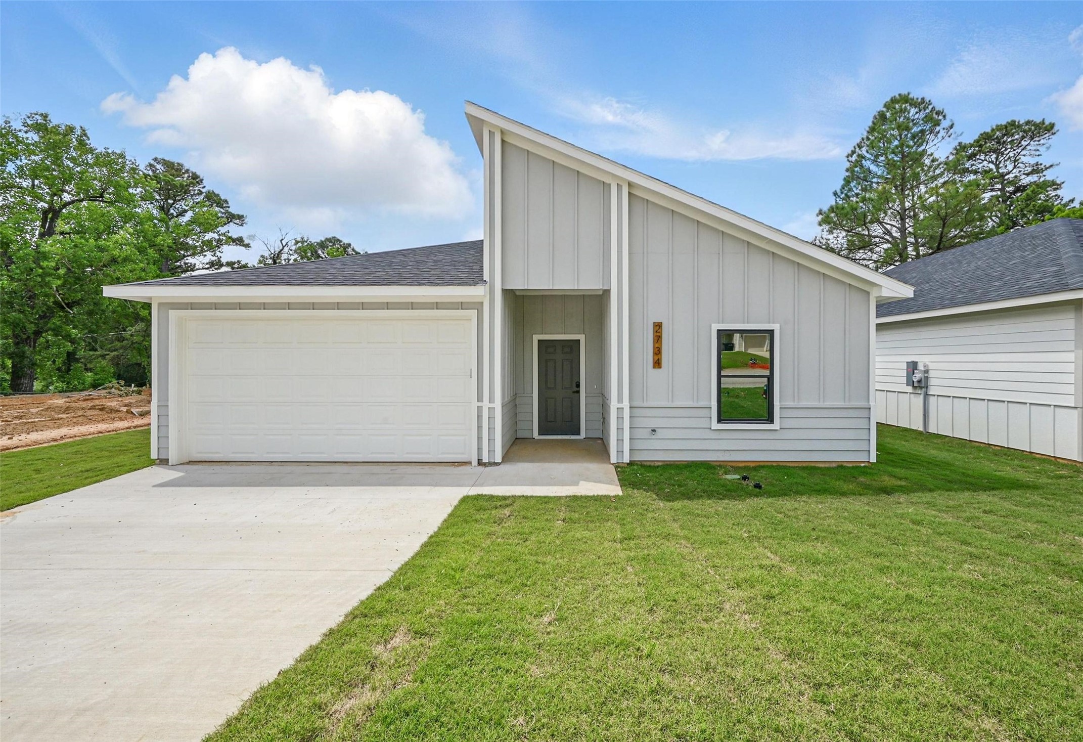 2734 W Washington Street Denison TX 75020