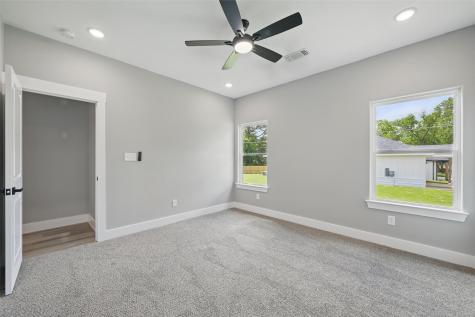 2734 W Washington Street Denison TX 75020