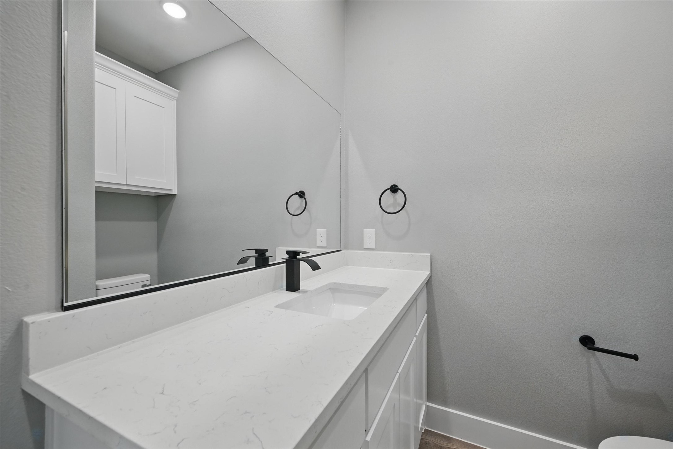 2734 W Washington Street Denison TX 75020