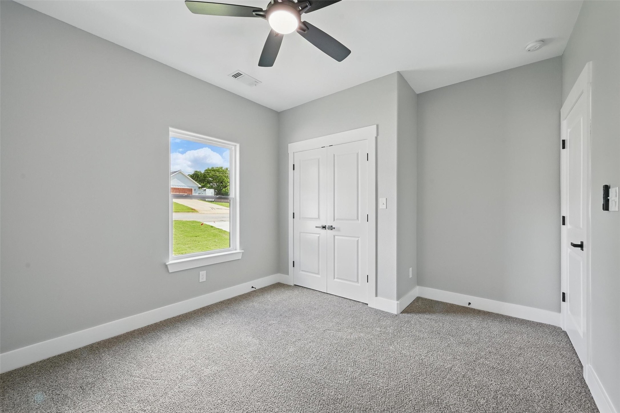 2734 W Washington Street Denison TX 75020