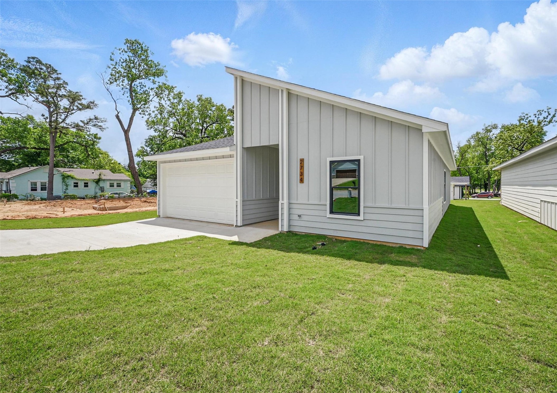 2734 W Washington Street Denison TX 75020