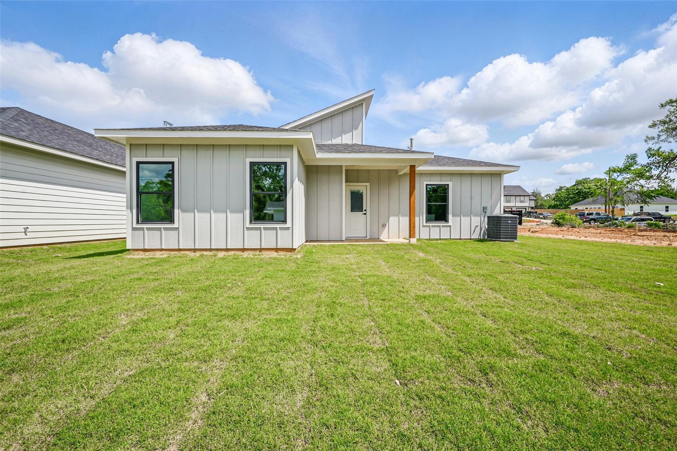 2734 W Washington Street Denison TX 75020