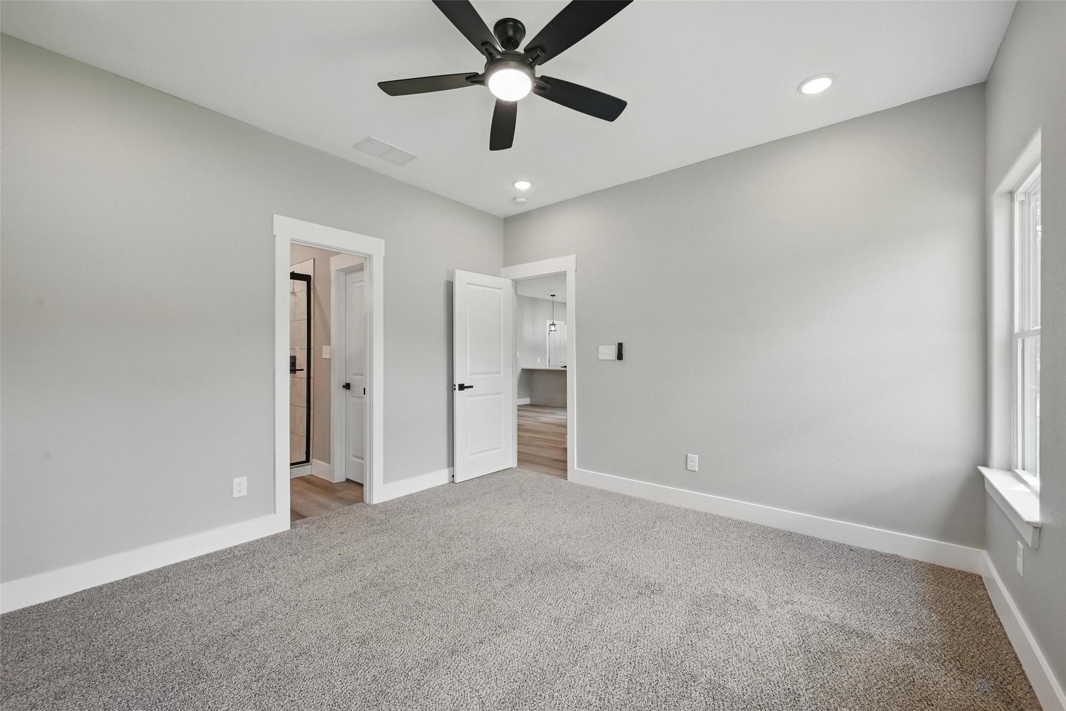 2734 W Washington Street Denison TX 75020