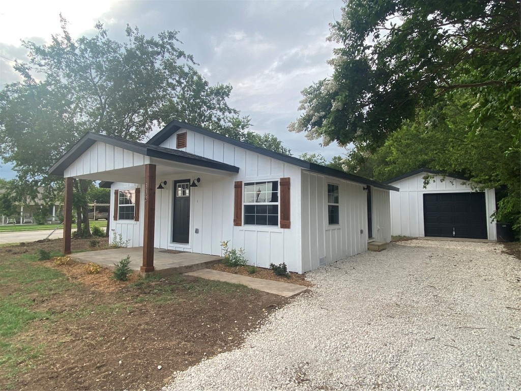 332 W Mcleroy Boulevard Saginaw TX 76179
