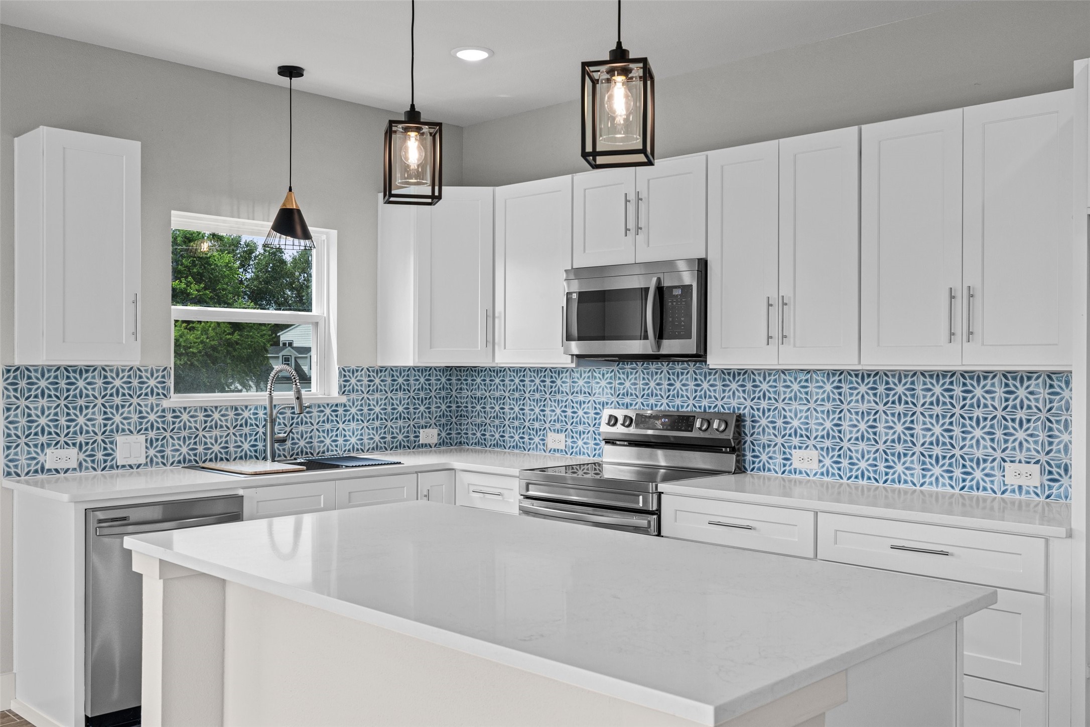 702 Perkins Court Granbury TX 76048
