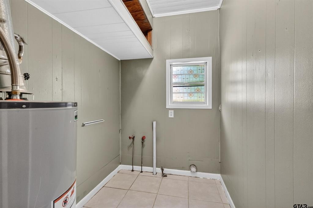 101 E College Street Big Sandy TX 75755