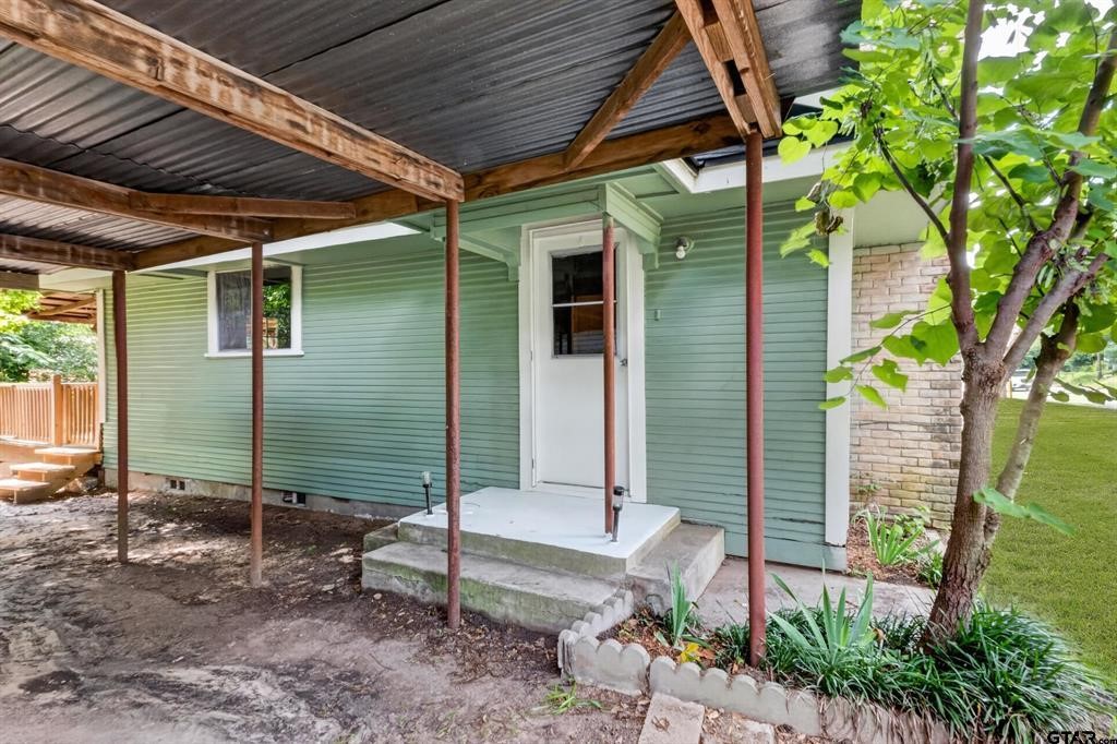 101 E College Street Big Sandy TX 75755