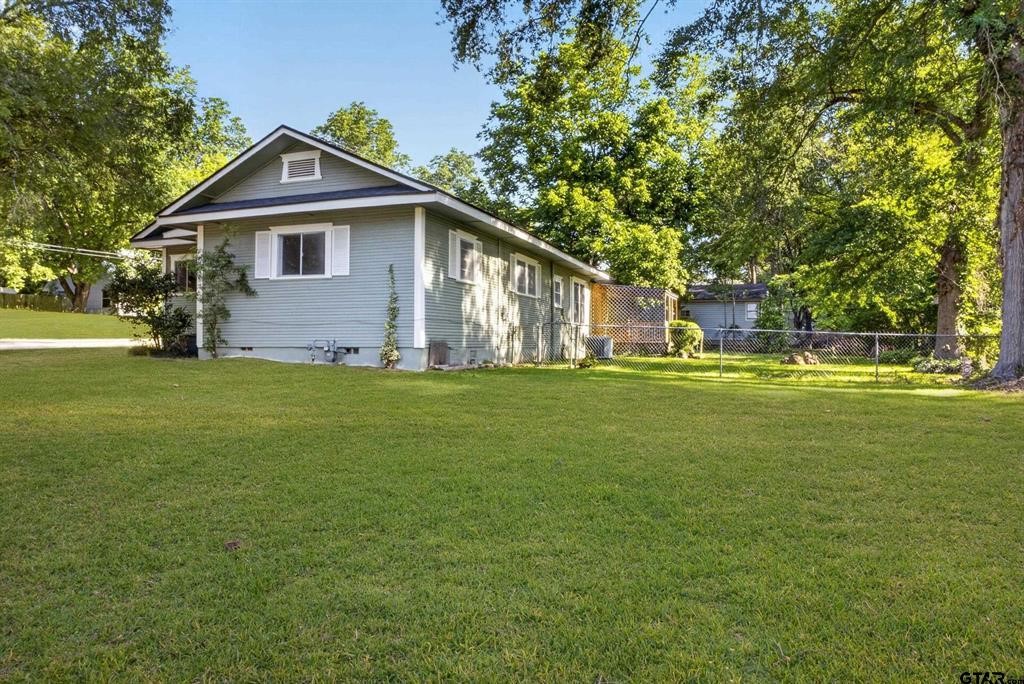 101 E College Street Big Sandy TX 75755