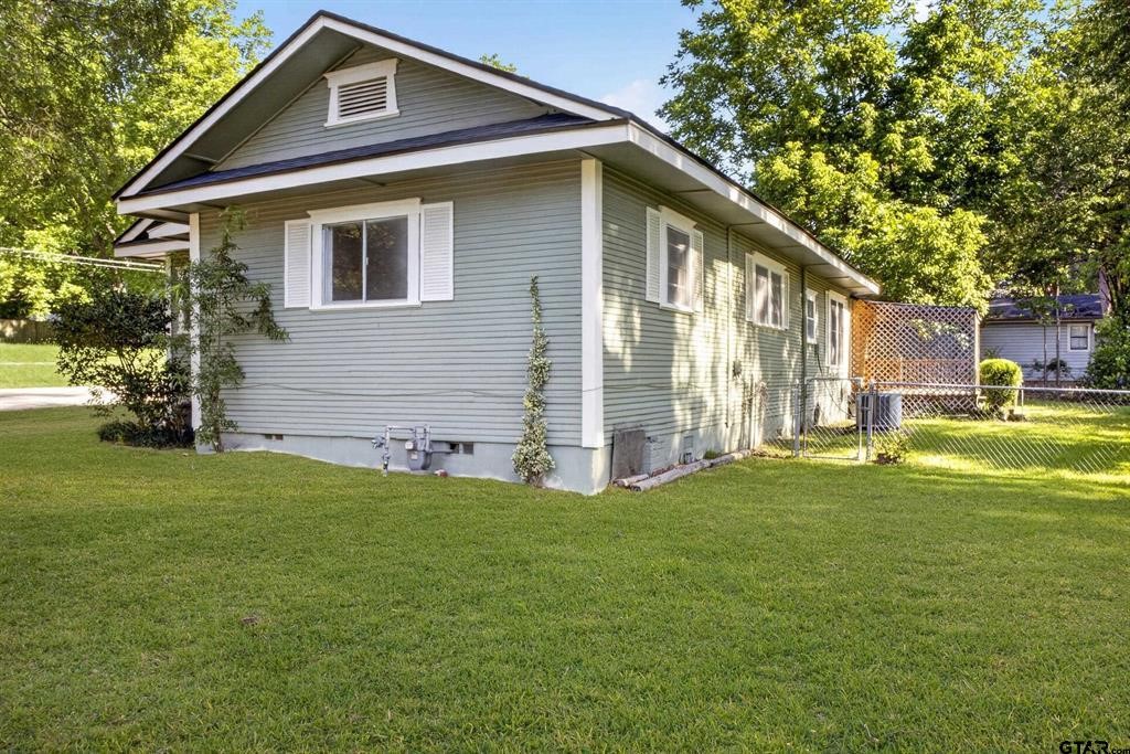 101 E College Street Big Sandy TX 75755