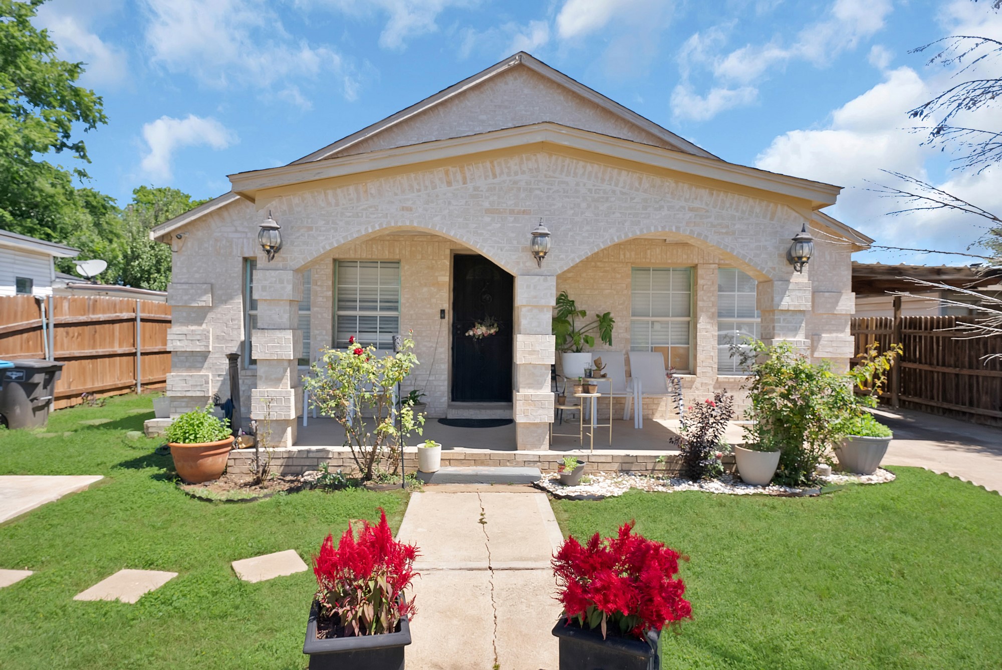 1717 E Harvey Avenue Fort Worth TX 76104