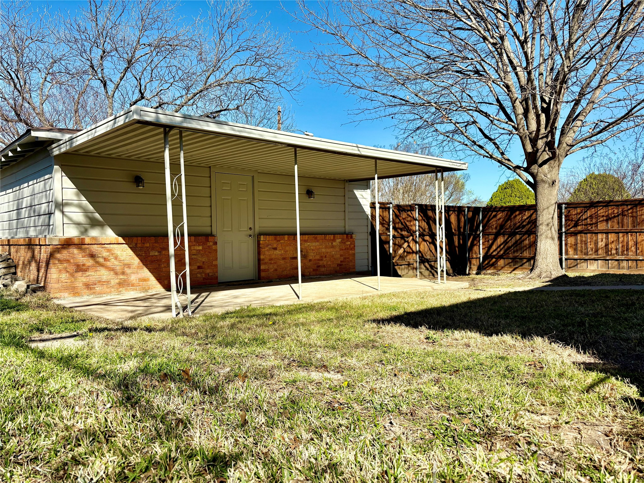 103 S Plymouth Road Dallas TX 75211
