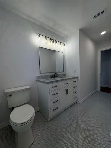 103 S Plymouth Road Dallas TX 75211