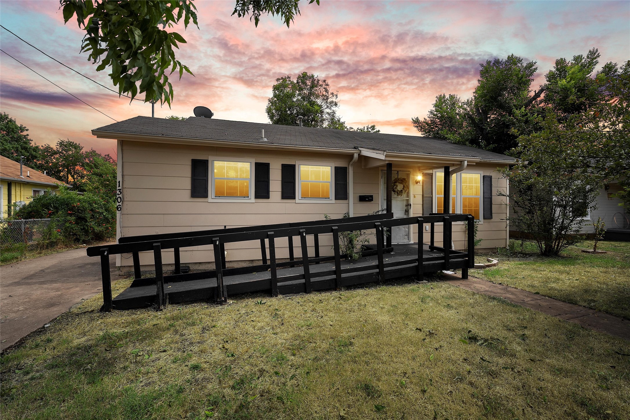 1306 W 11th Street Mcgregor TX 76657