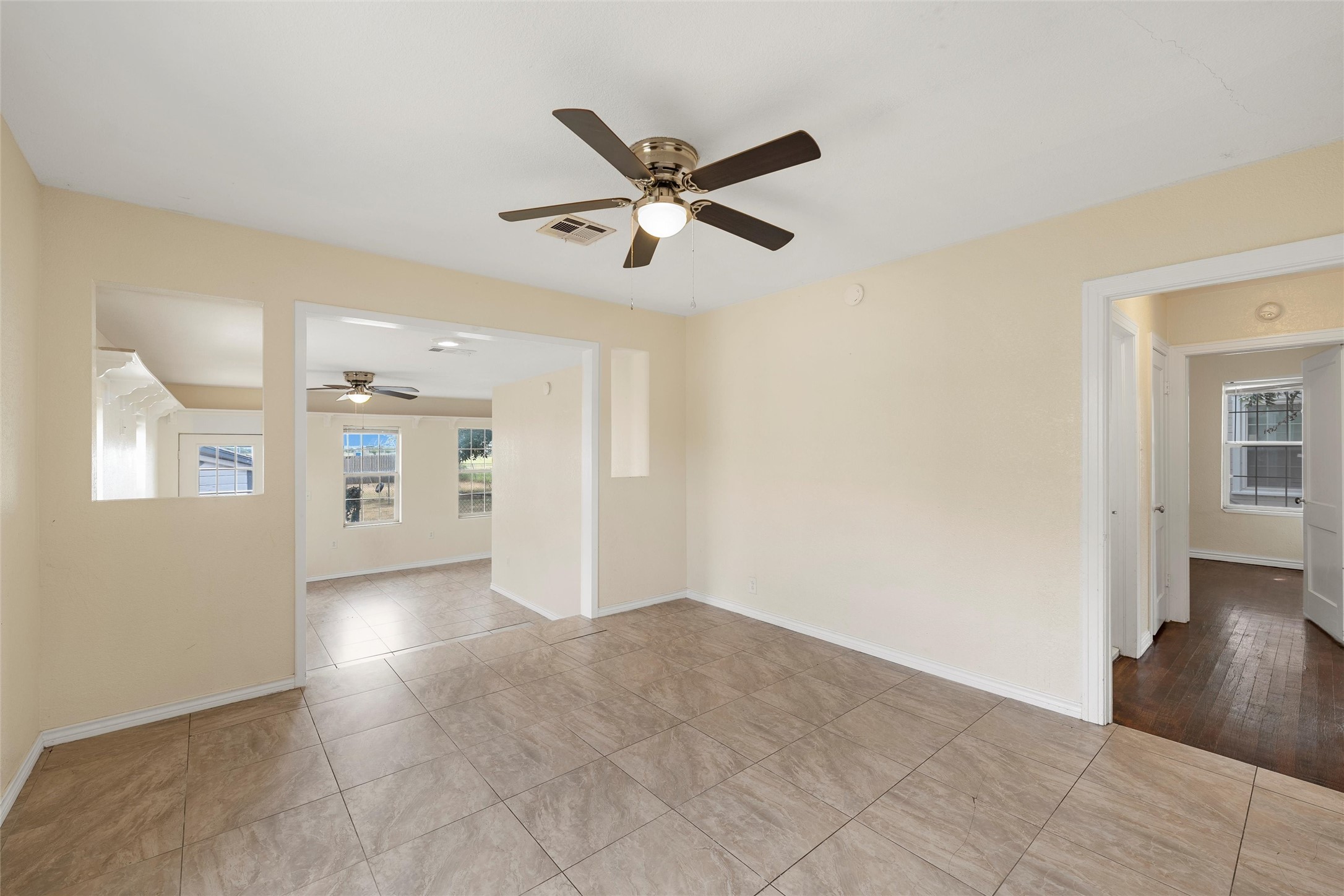 1306 W 11th Street Mcgregor TX 76657