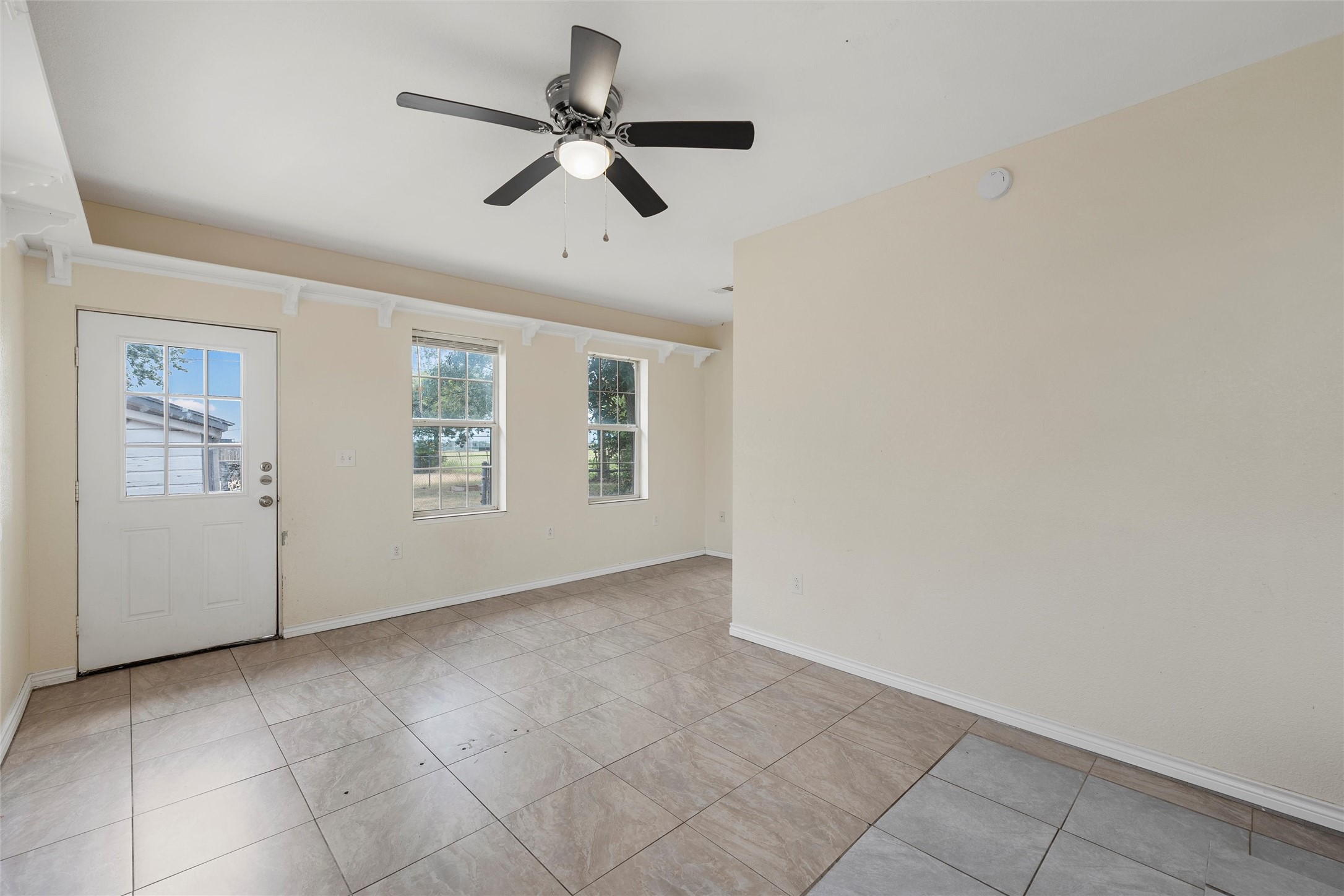 1306 W 11th Street Mcgregor TX 76657
