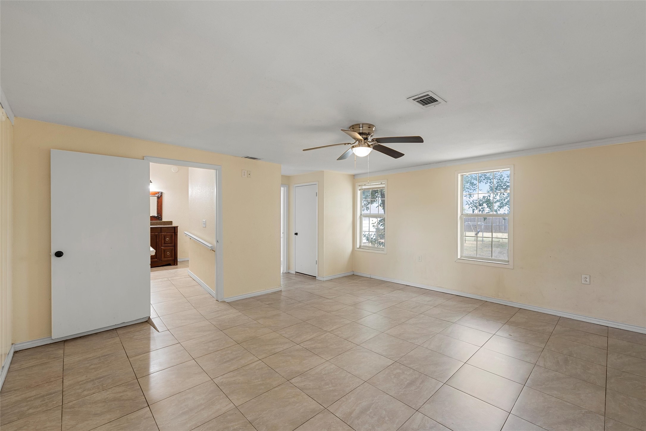 1306 W 11th Street Mcgregor TX 76657
