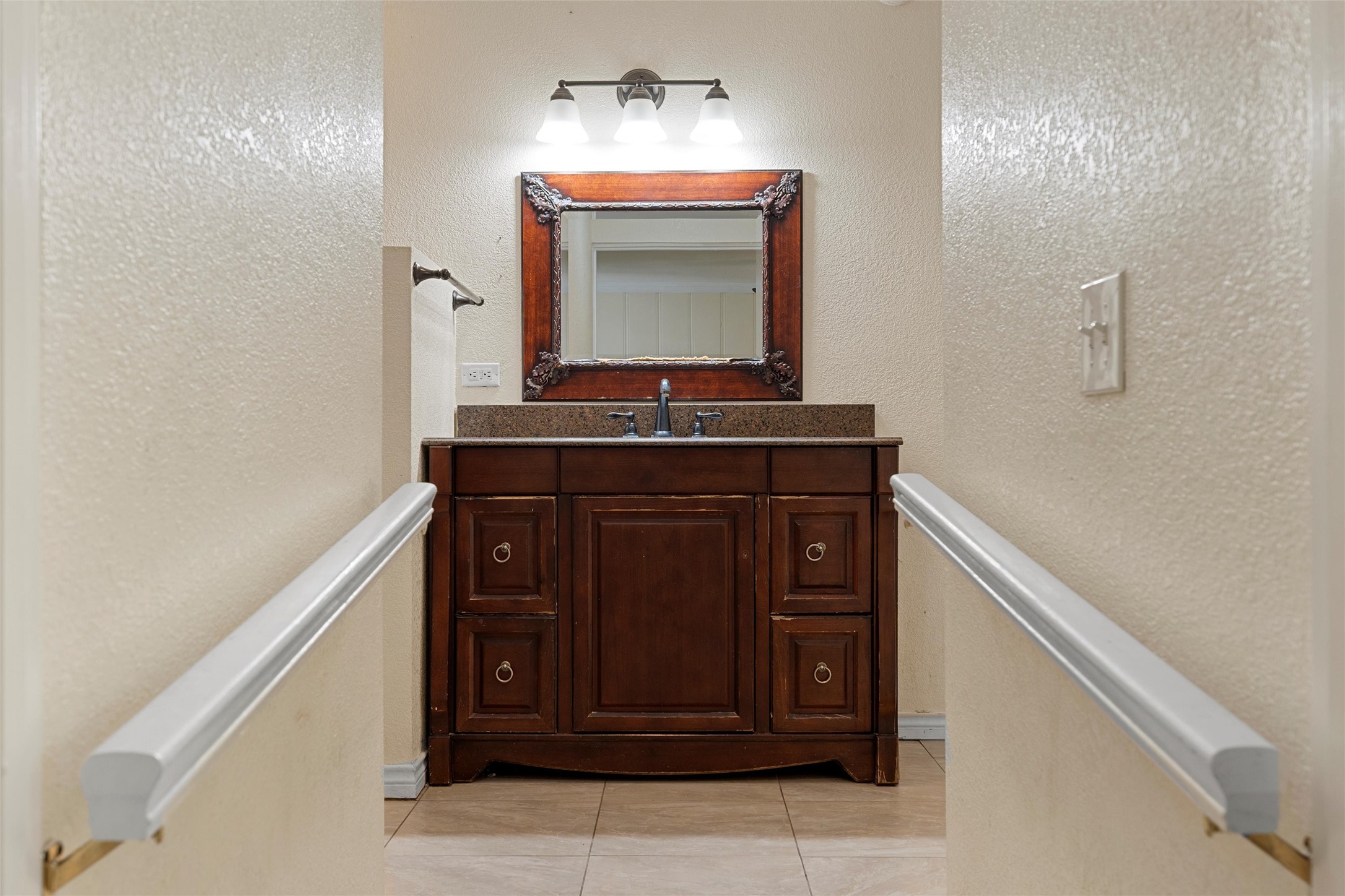 1306 W 11th Street Mcgregor TX 76657