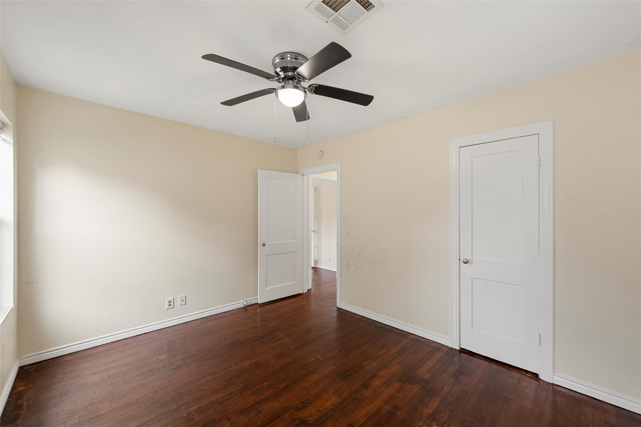 1306 W 11th Street Mcgregor TX 76657