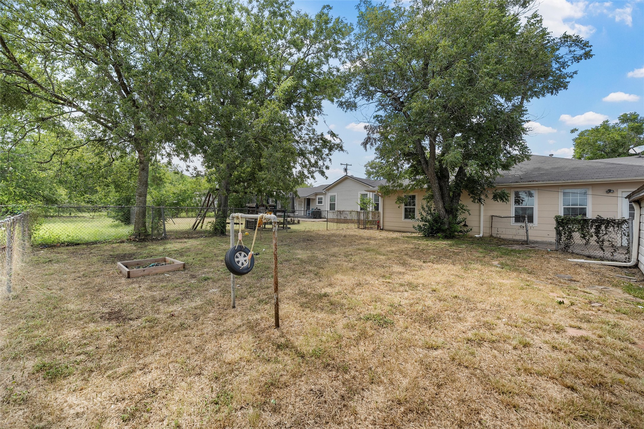 1306 W 11th Street Mcgregor TX 76657
