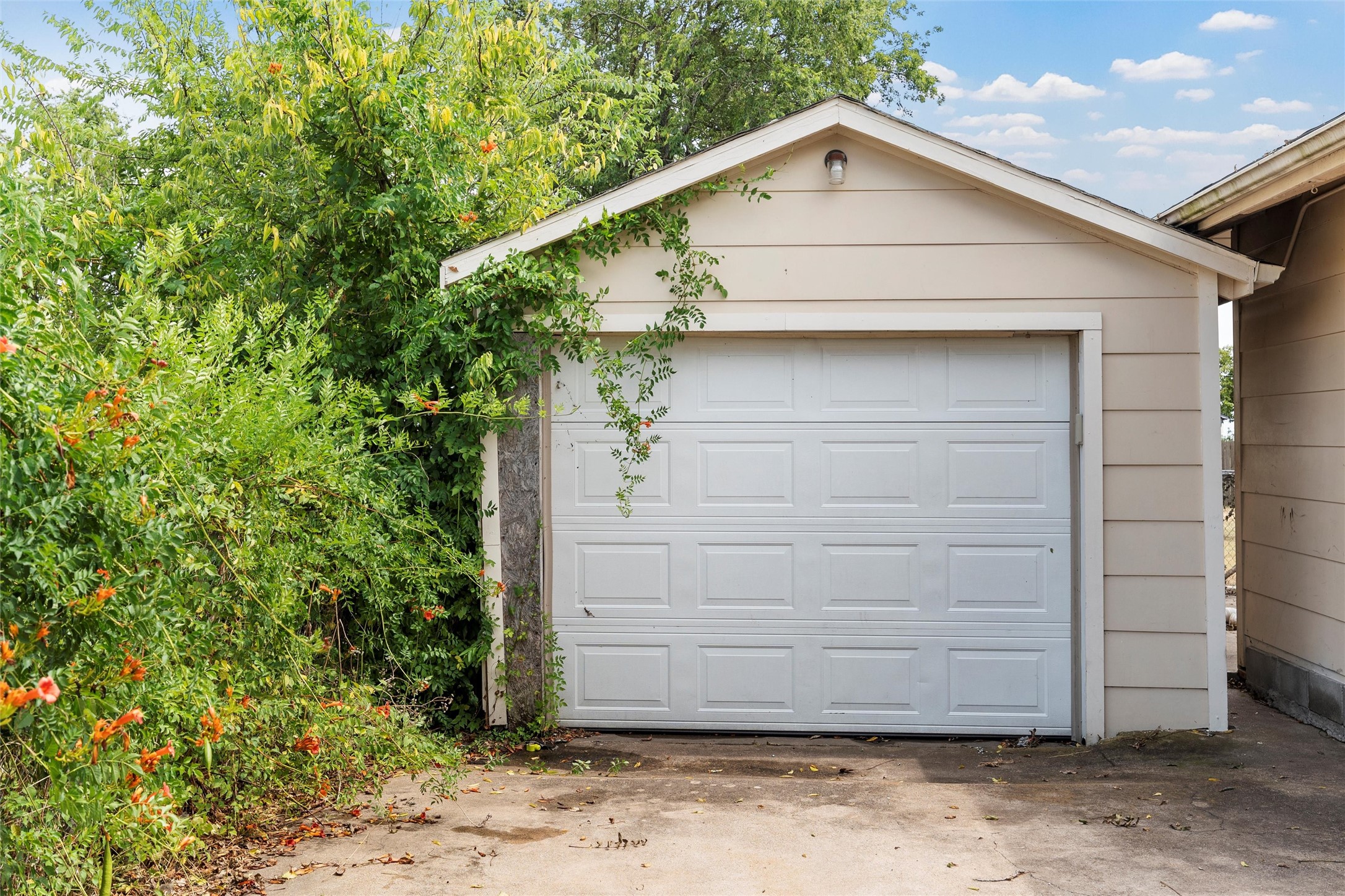 1306 W 11th Street Mcgregor TX 76657