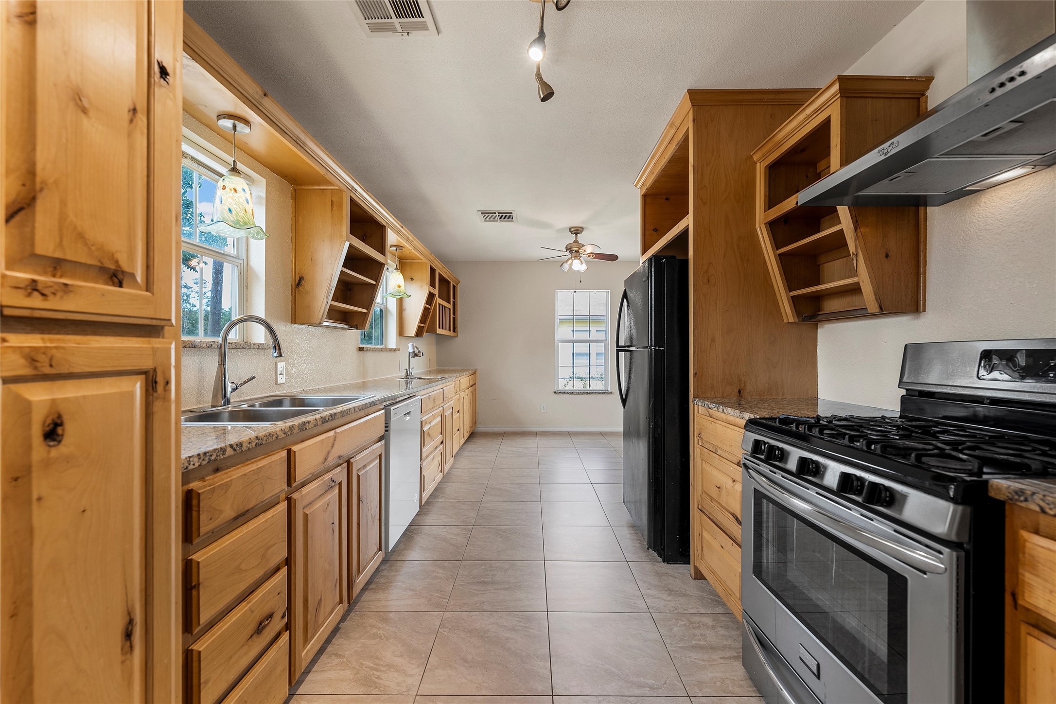 1306 W 11th Street Mcgregor TX 76657
