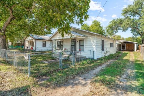 1115 E Pearl Street Stephenville TX 76401
