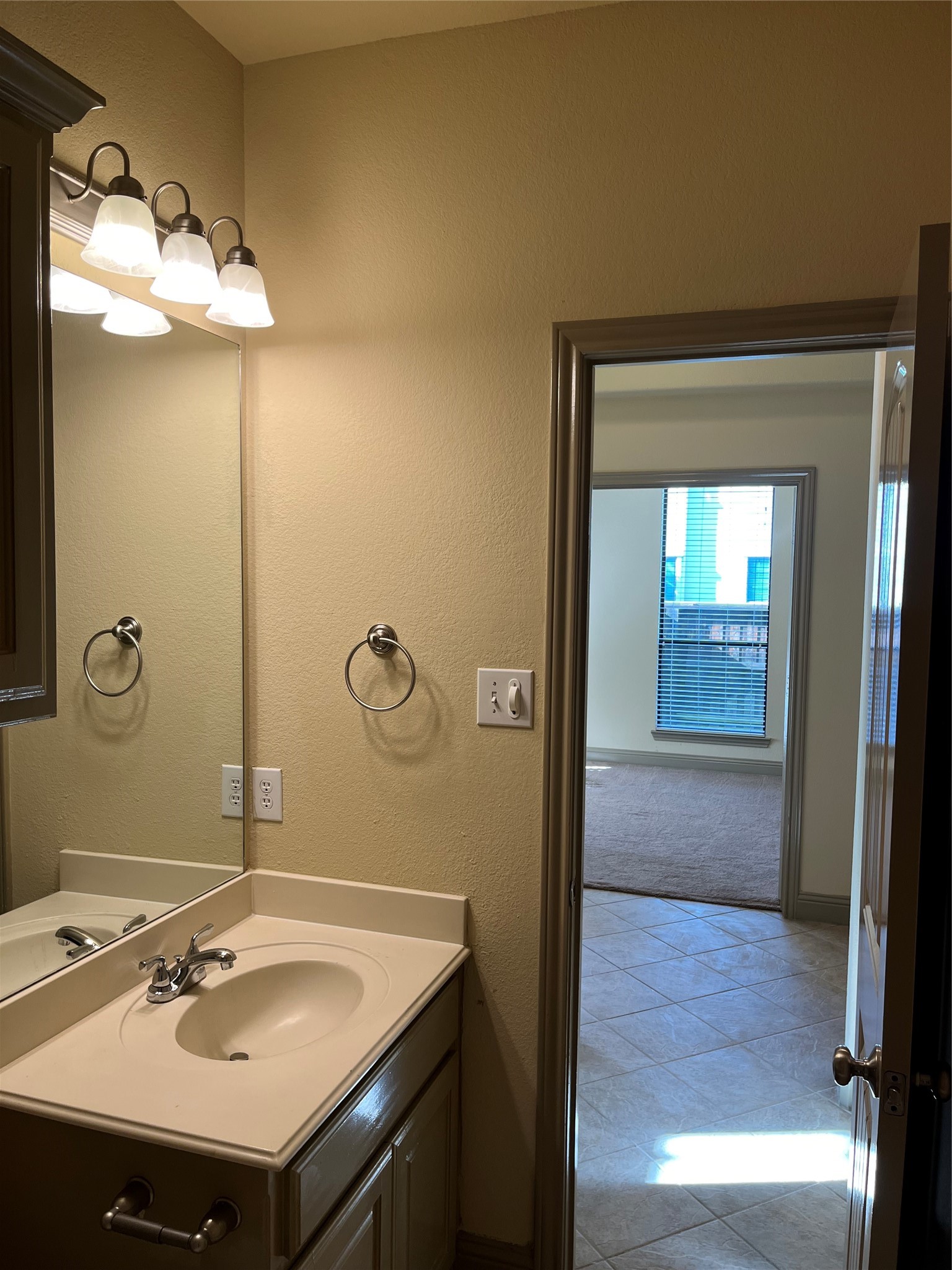 830 La Cima Irving TX 75039