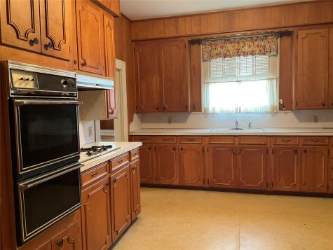1303 W 3rd Avenue Corsicana TX 75110