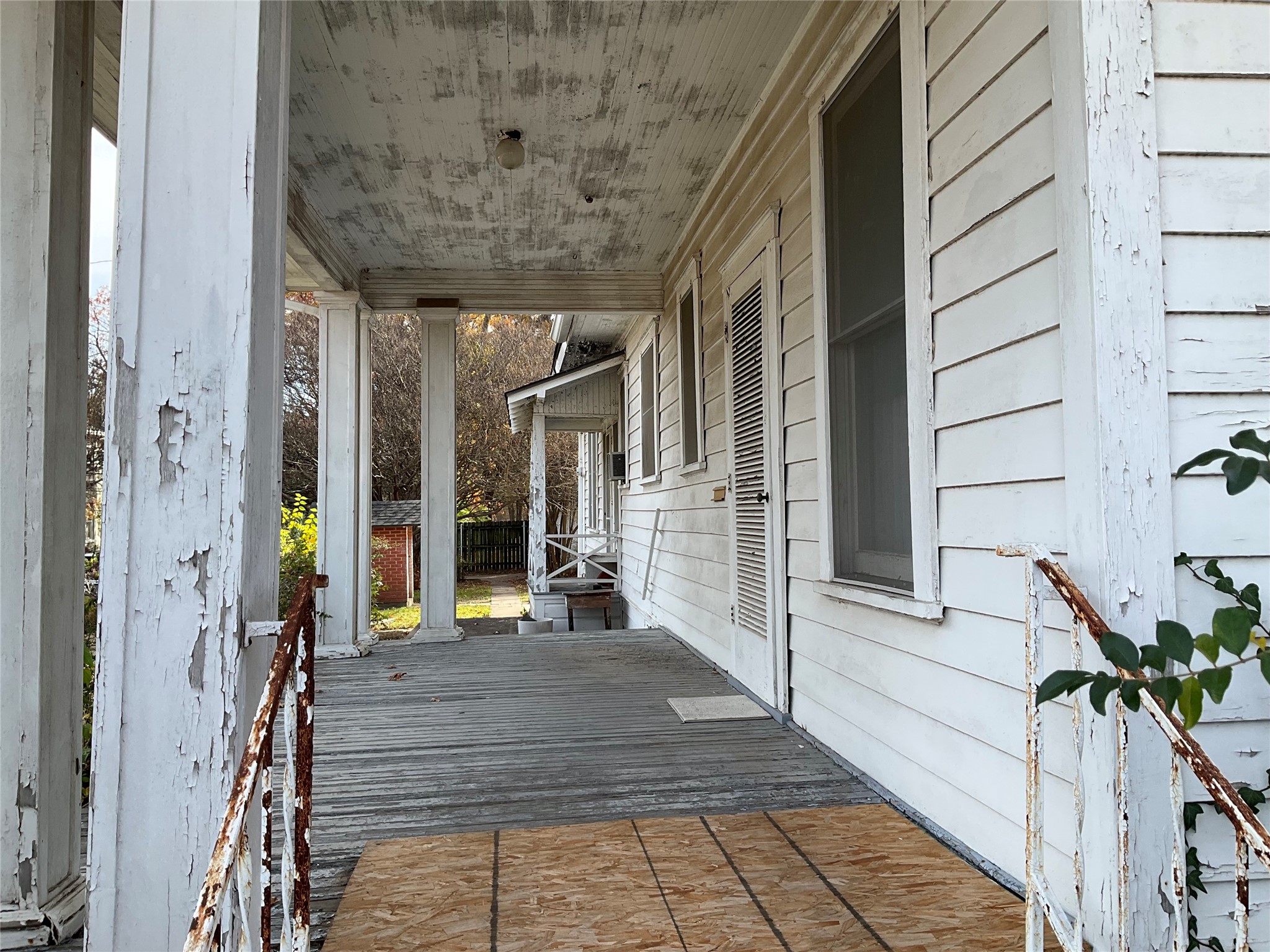 1303 W 3rd Avenue Corsicana TX 75110