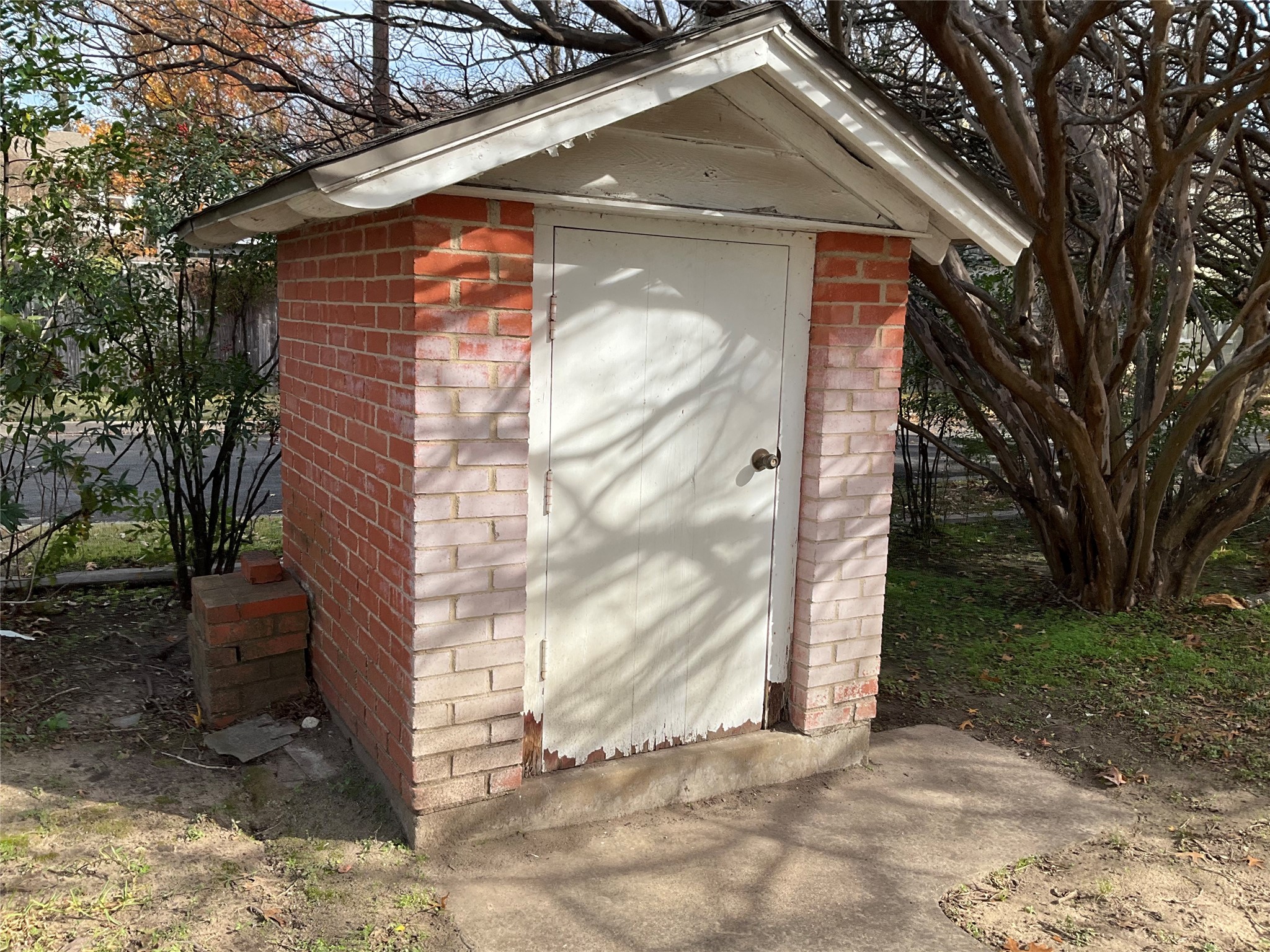 1303 W 3rd Avenue Corsicana TX 75110