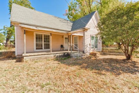 104 School House Road Paradise TX 76073