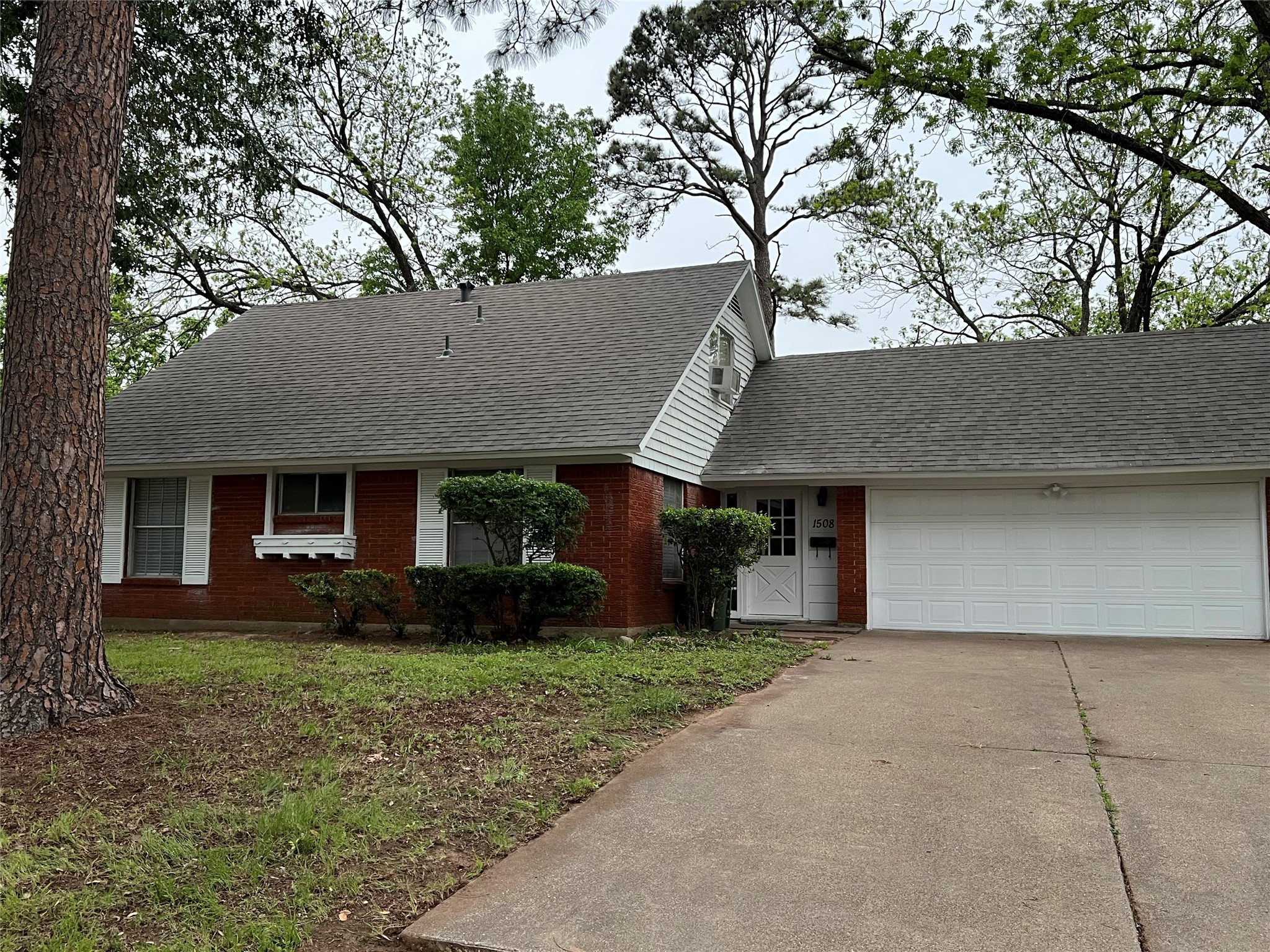1508 Wilshire Boulevard Arlington TX 76012