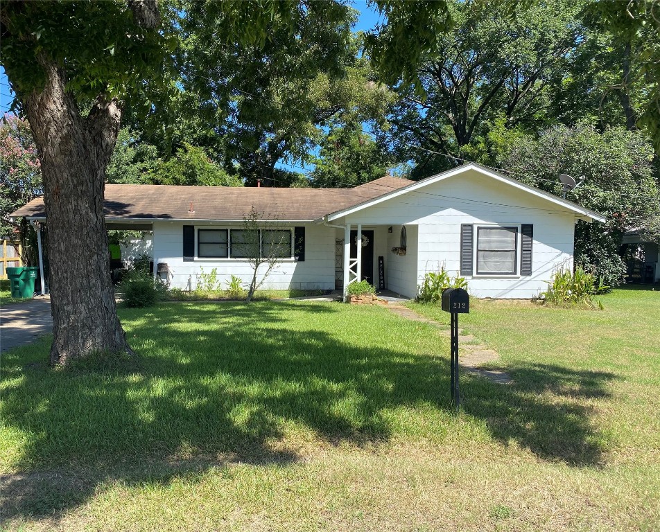212 S Cotton Street Fairfield TX 75840