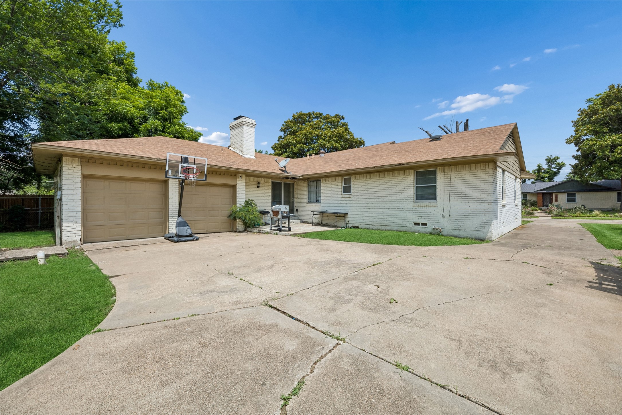 132 W Kenwood Drive Garland TX 75041