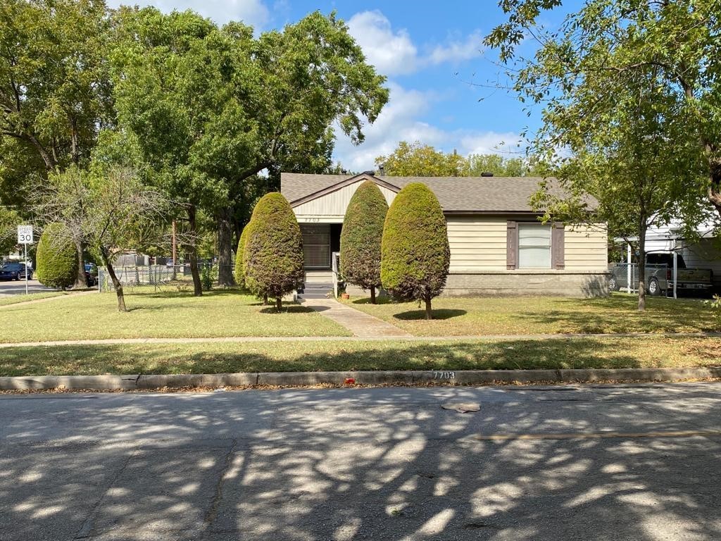 7703 Seco Boulevard Dallas TX 75217