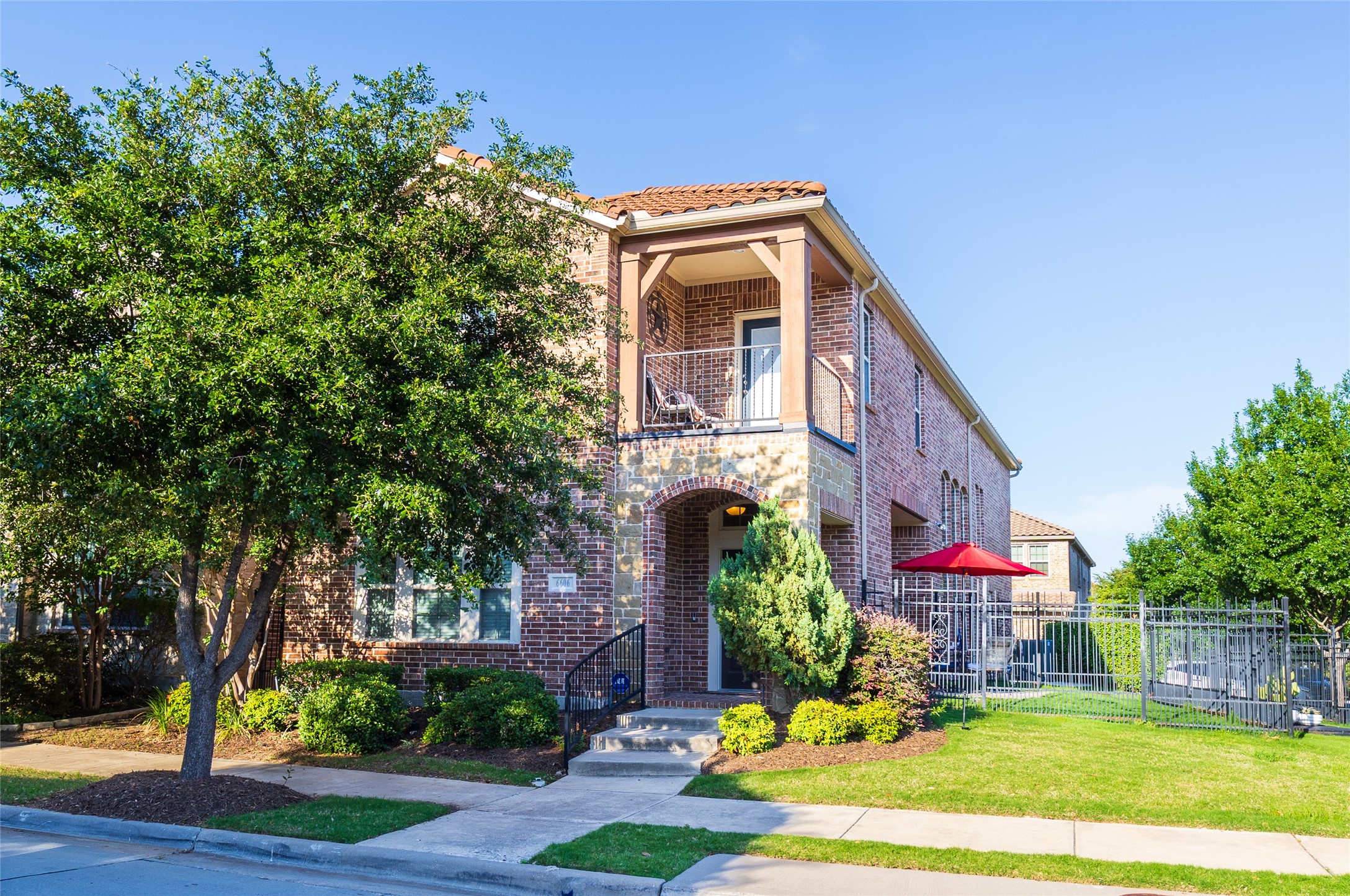 6606 Deleon Street Irving TX 75039