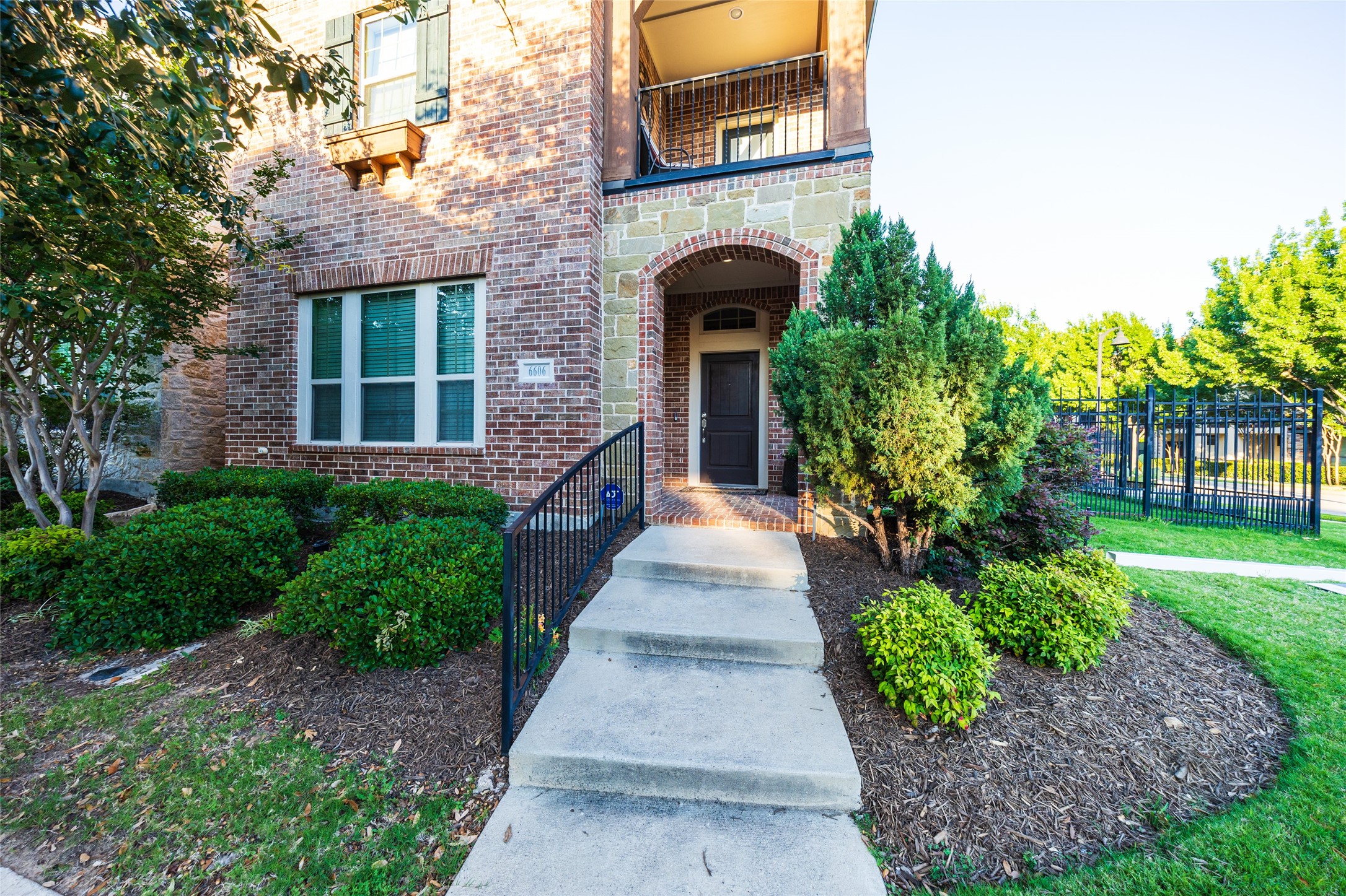 6606 Deleon Street Irving TX 75039